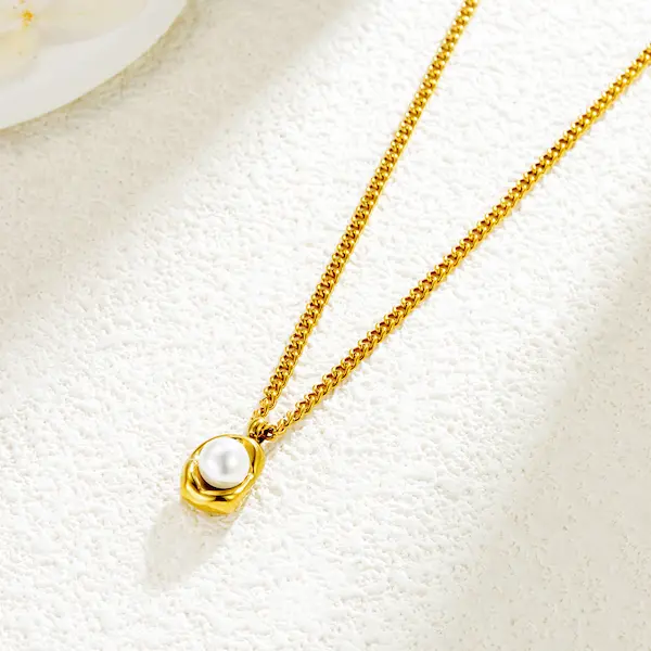 O shaped with golden bean pearl color guaranteed necklace 71