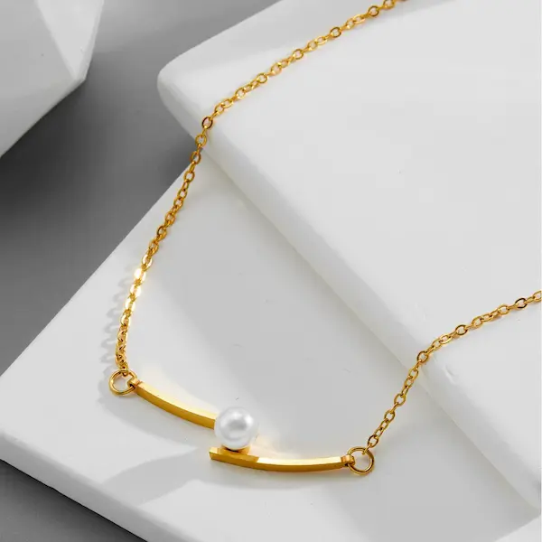 Double curved pearl color guaranteed necklace 95