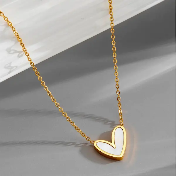 White shell heart color guaranteed necklace 103