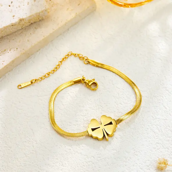 Luxurious Four leaf clover color guaranteed bracelet 14