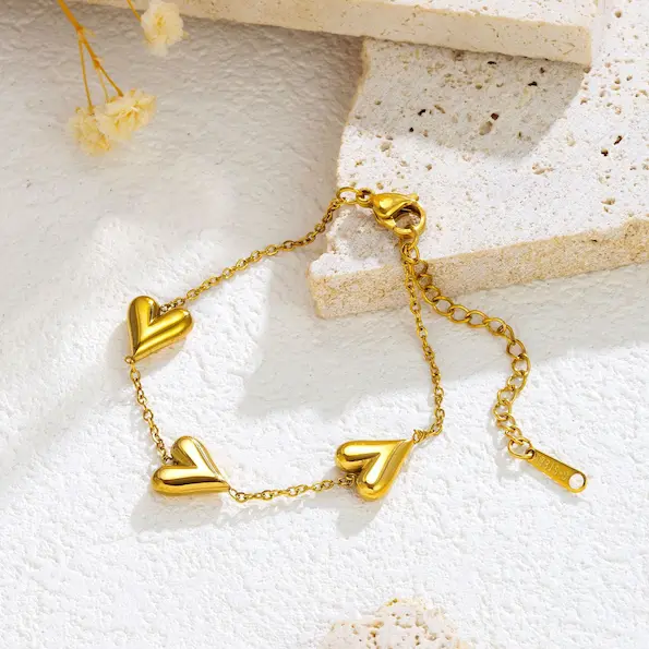 Three heart stylish color guaranteed bracelet 42