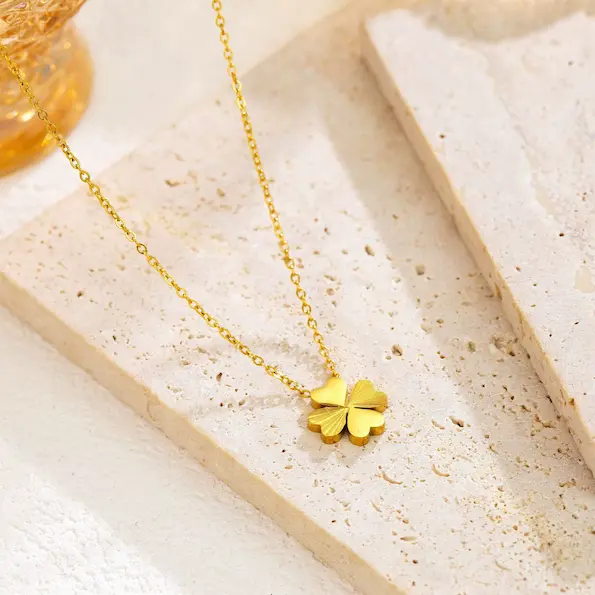 Four leaf clover style color guaranteed necklace 161