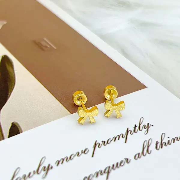 Frosted bow rounded cake color guaranteed earrings 231