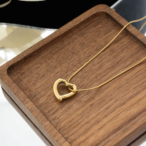 Hollow love gold color guaranteed necklace 257
