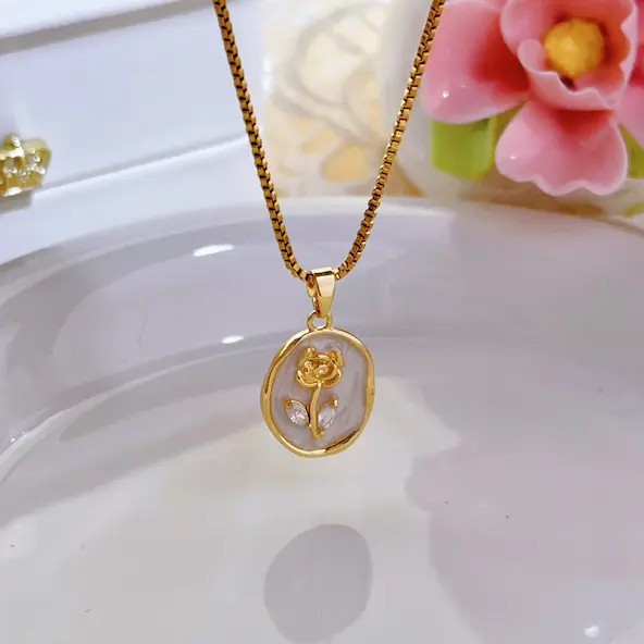 White shell rose color guaranteed necklace 437