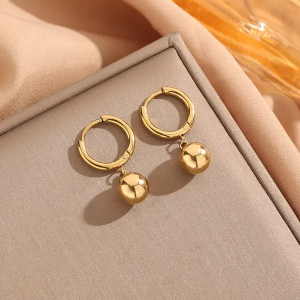 Ball color guaranteed earrings 439