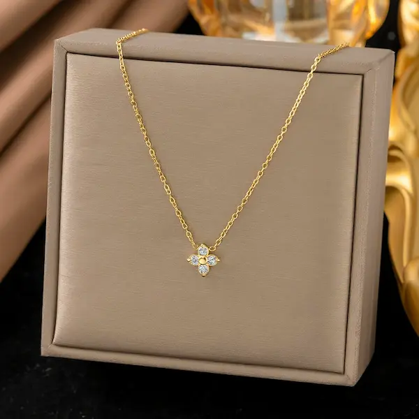 White diamond flower color guaranteed necklace 400
