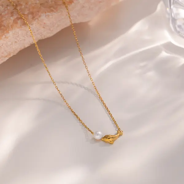 Pearl mini dolphin color guaranteed necklace 430