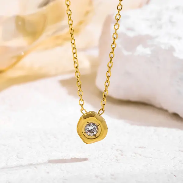 Irregular shape diamond color guaranteed necklace 443