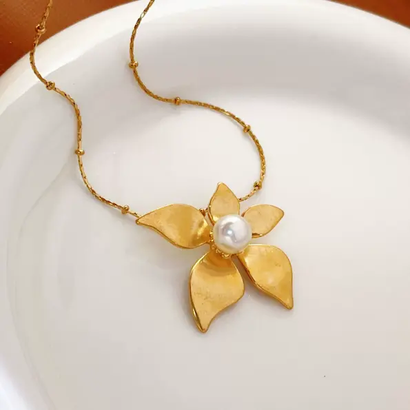 Flower pearl color guaranteed necklace 481