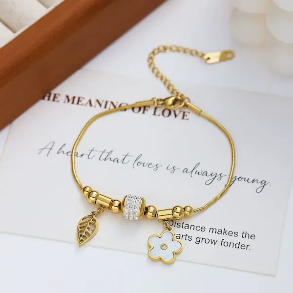 Five leaf clover diamond encrusted color guaranteed bracelet 503