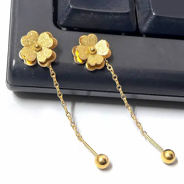 Four leaf clover long color guaranteed earrings 514