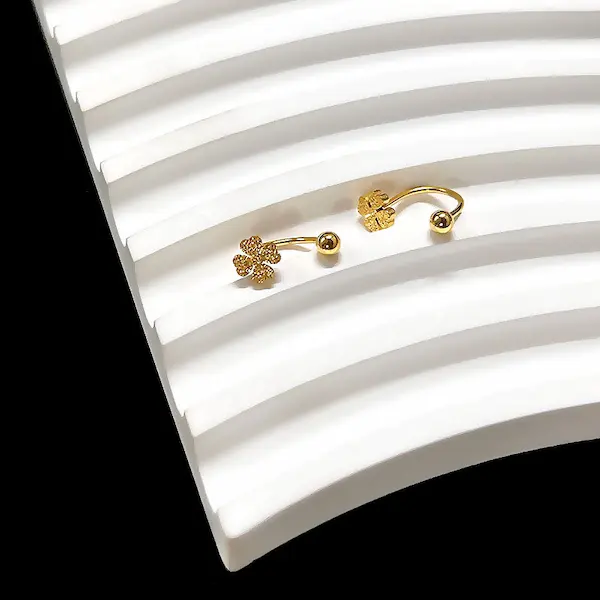 Four leaf clover U shaped color guaranteed earrings 553